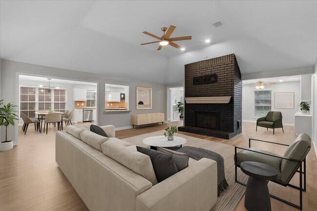Building Photo - 2105 Murfield Dr