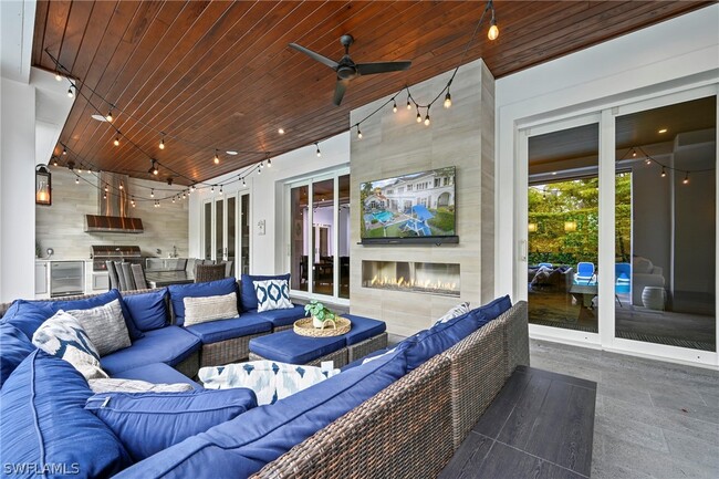 Building Photo - 215 3rd Ave N