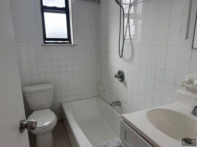 Building Photo - 31-14 35th St