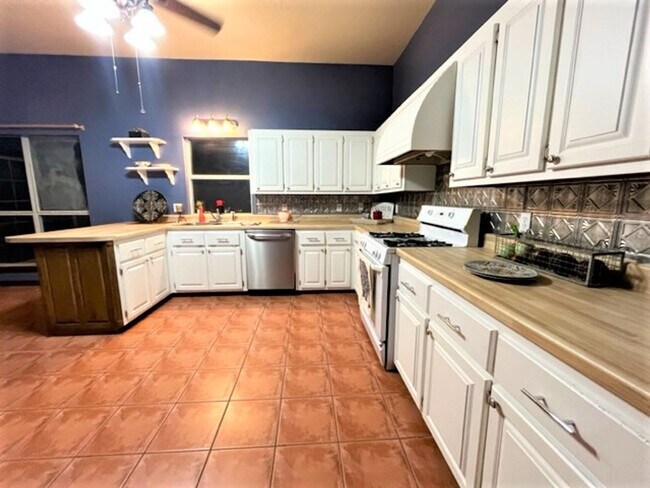 Building Photo - 8104 Eagle Cir