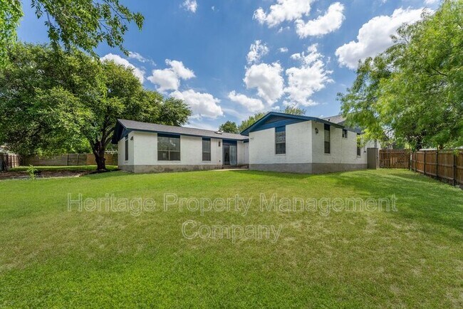 Building Photo - 2526 Town Briar St
