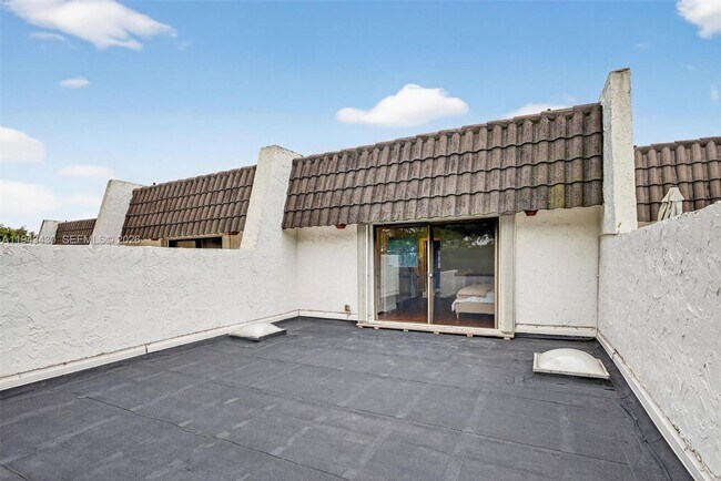 Building Photo - 8896 SW 62nd Terrace