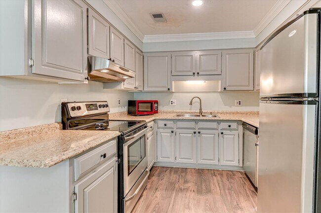 Building Photo - 230 Ronstadt Dr
