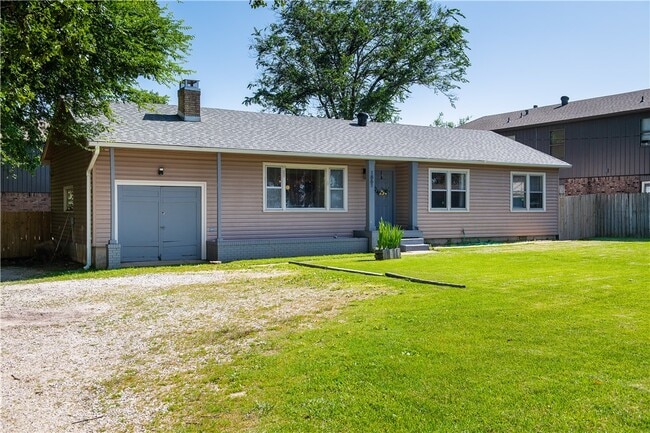 Building Photo - 1861 W Deane St