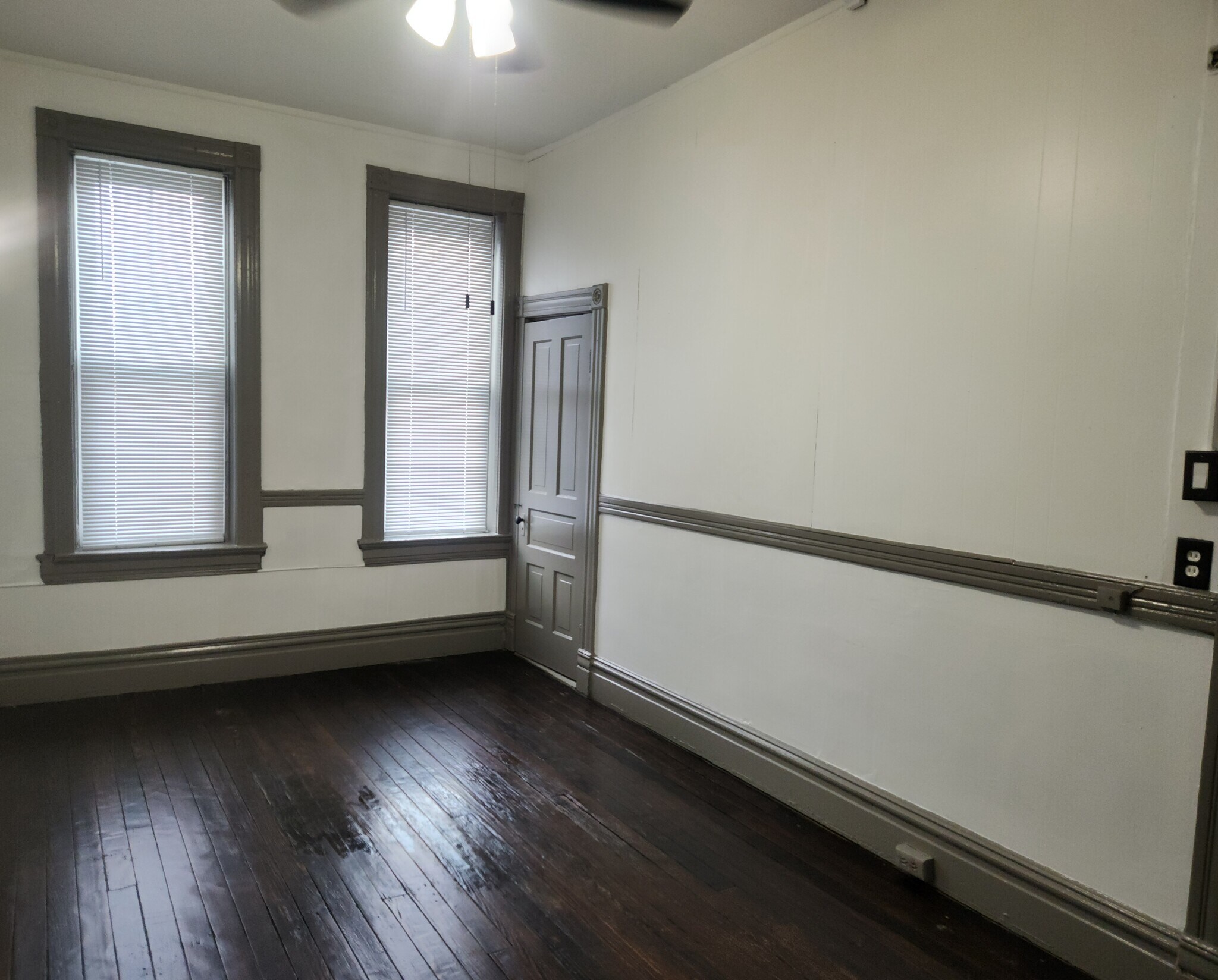 Building Photo - 3401 Cherokee St