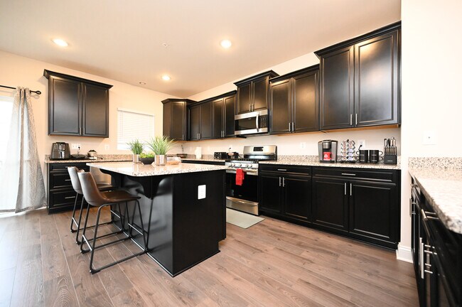 Building Photo - 522 Calvert Way