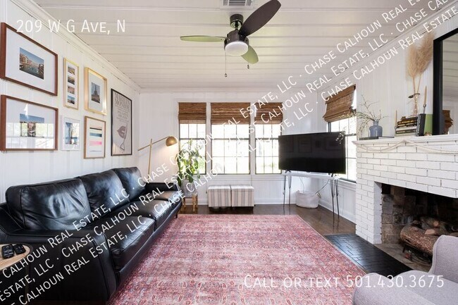 Building Photo - 209 W G Ave