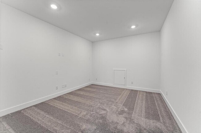 Building Photo - 8222 Sherman Pk Trl