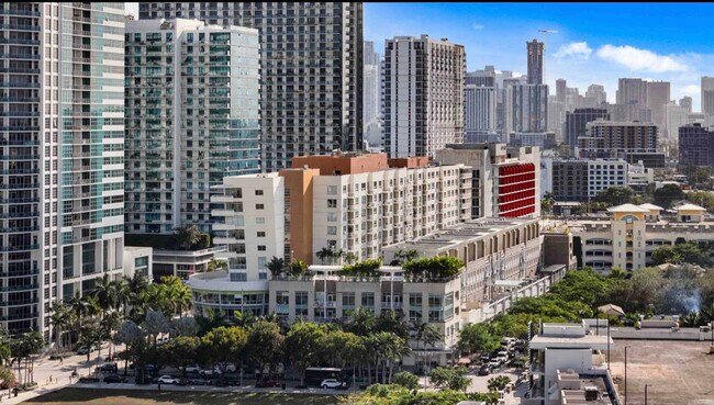 Building Photo - 3250 NE 1st Ave