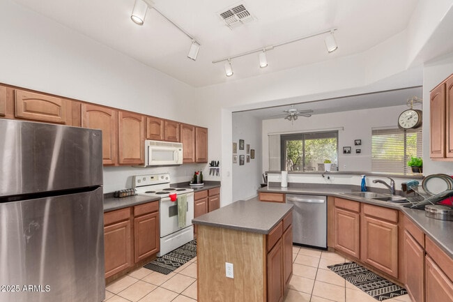 Building Photo - 1477 W Marlin Dr