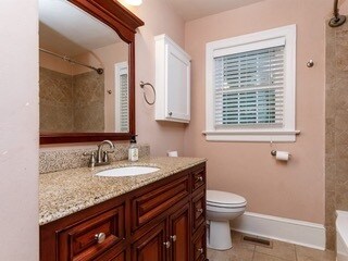 Building Photo - Great Location! One Bedroom Triplex in Cameron Village- Pet Friendly! Available August 10th!