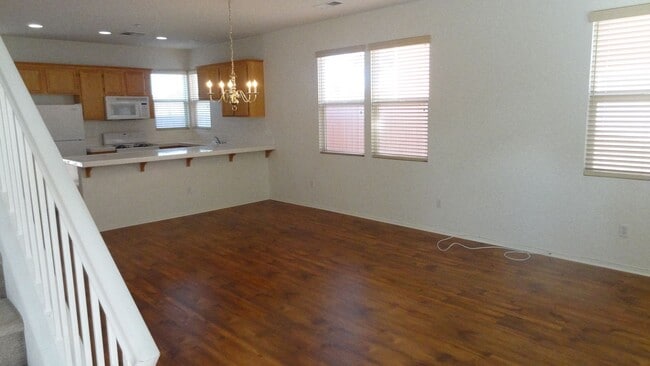 Building Photo - Beautiful Loma Linda Home with 3 Master Bedrooms with own Bathrooms