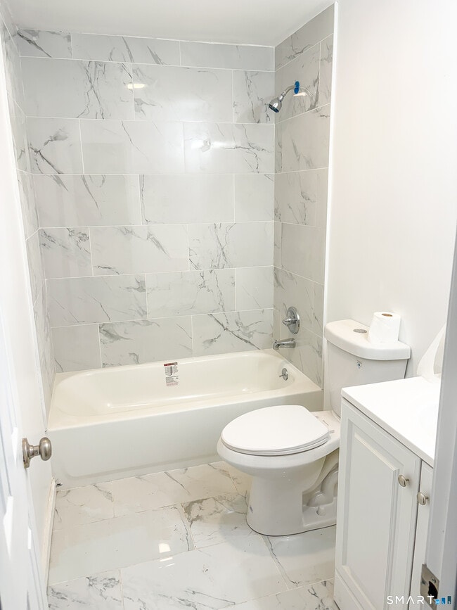 Building Photo - 126 Skipper St