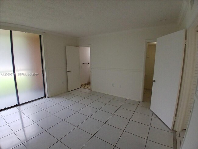 Building Photo - 8600 SW 133rd Ave