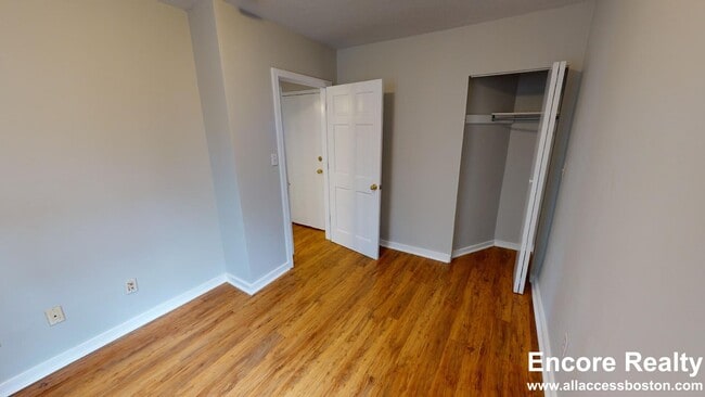 Building Photo - 224 Hanover St