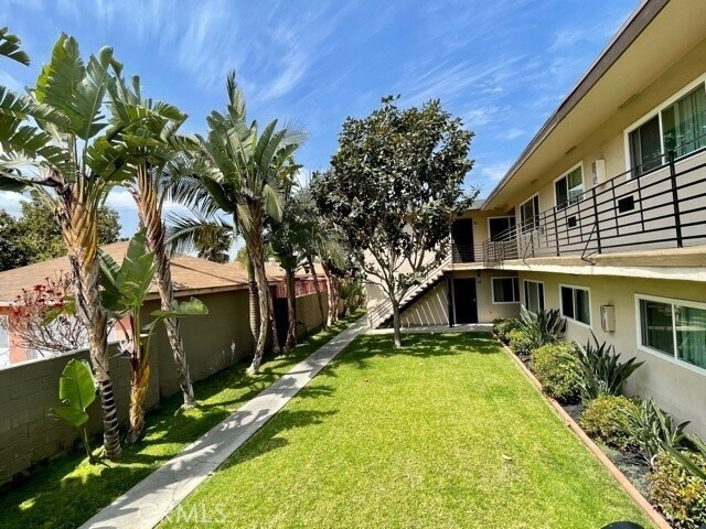 Building Photo - 12437 Harris Ave