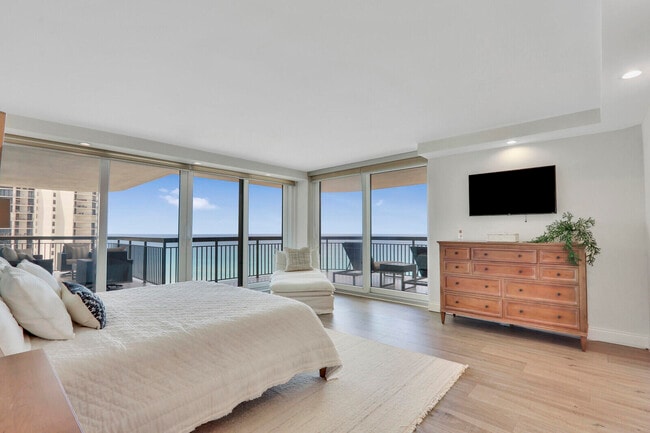Building Photo - 5380 N Ocean Dr