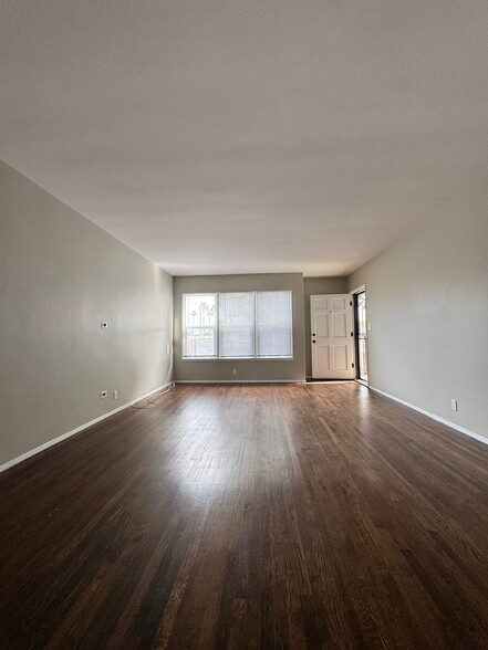 Interior Photo - 12556 Washington Blvd