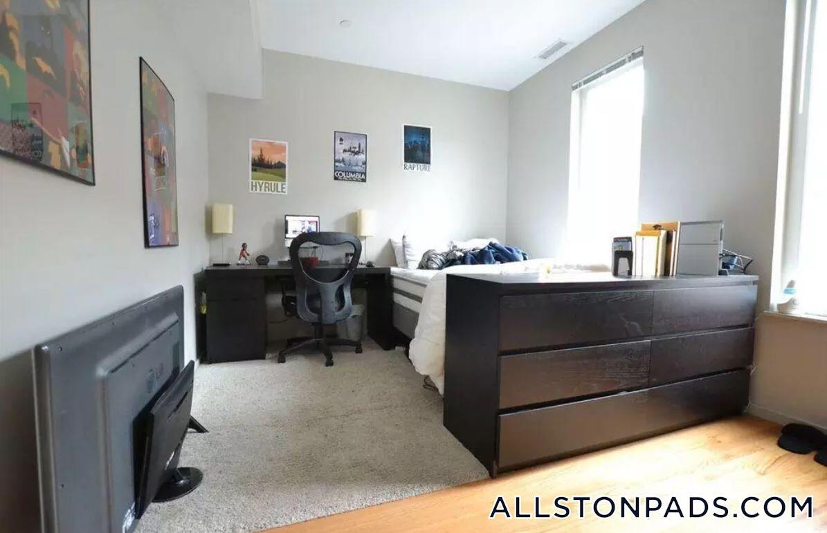 Building Photo - 55 Glenville Ave