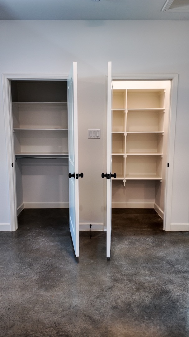 Building Photo - 200 N Main St