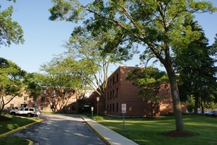 Primary Photo - Sage Crest Apartments