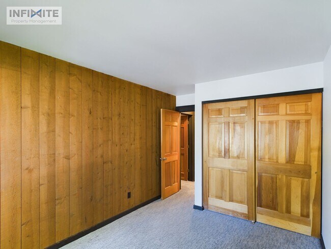 Building Photo - Comfortable 2 bedroom and 3 bathroom in Bi...