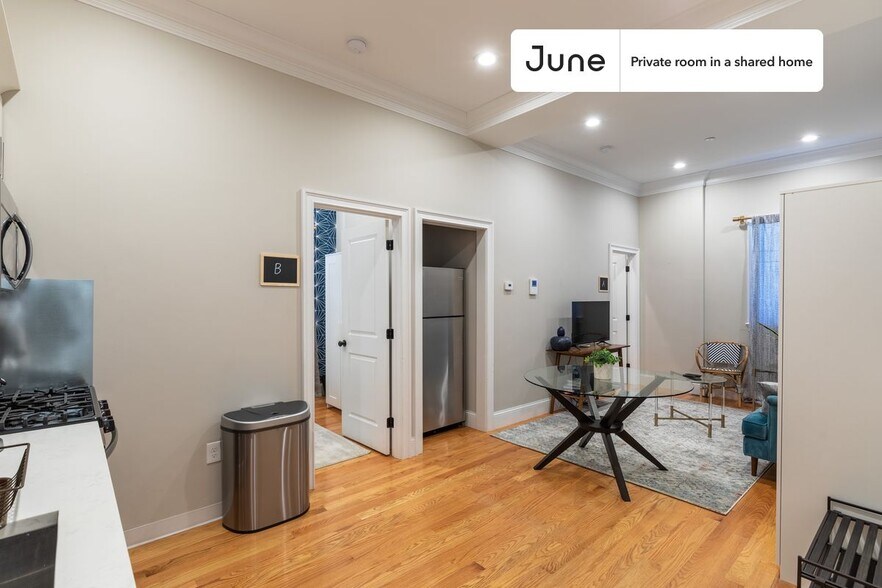 Building Photo - Room in Shared 2 bed/1 bath home in North End