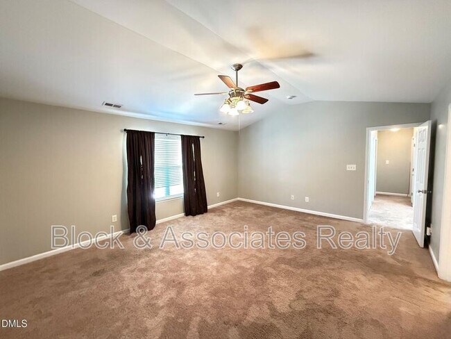 Building Photo - 420 Cline Falls Dr