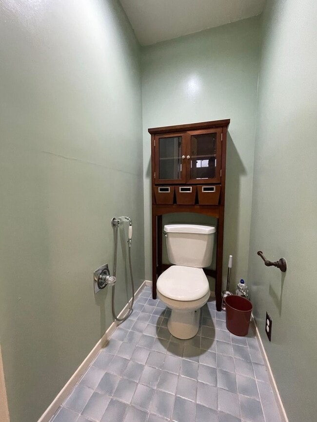 Building Photo - 3 Bedroom Irvine Home - Large Master Suite...
