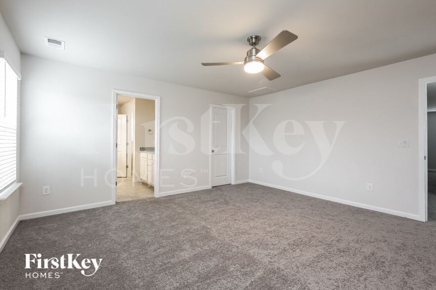 Building Photo - 101 Wild Lily Dr