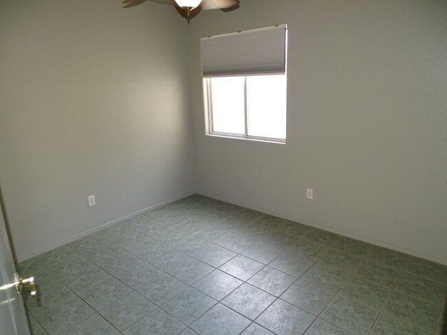 Building Photo - 3 Bedroom Single Story Northwest Vegas Home