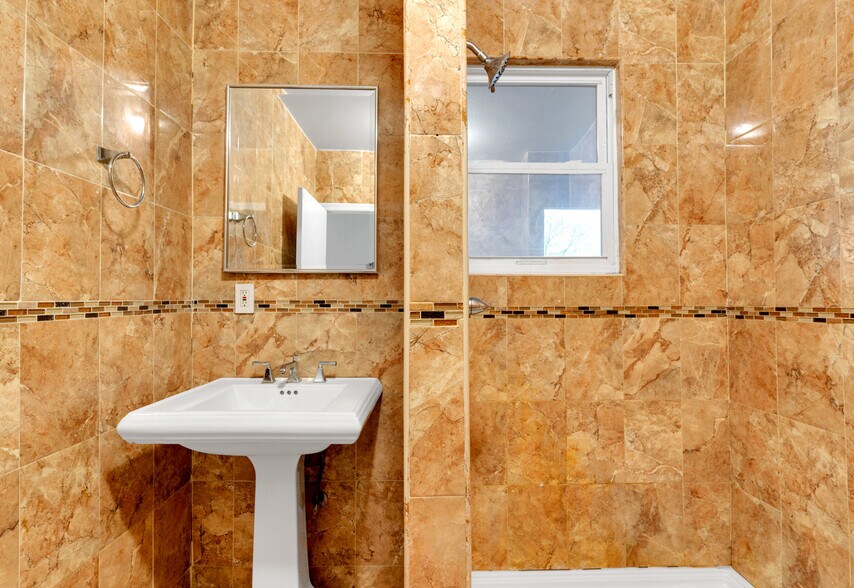 Building Photo - 97 Fenner Ave