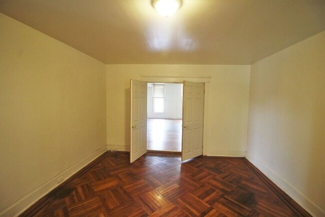 Building Photo - 225 W 29th St