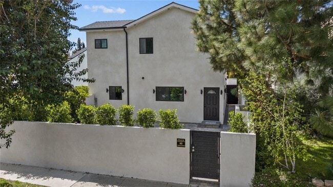 Primary Photo - 6245 McLaren Ave