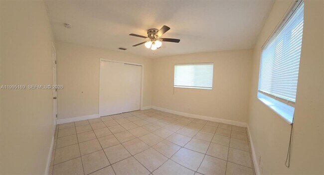 Building Photo - 2504 NW 9th Ln