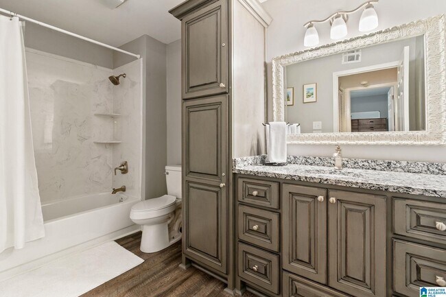 Building Photo - 1909 16th Ave S