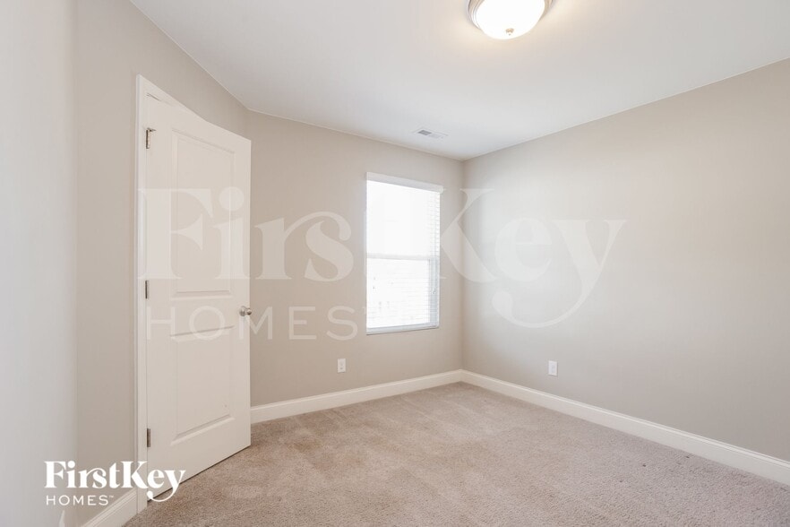 Building Photo - 9221 Evans Creek Ct