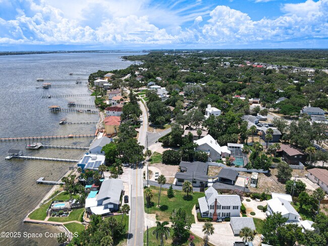 Building Photo - 2811 Indian River Dr