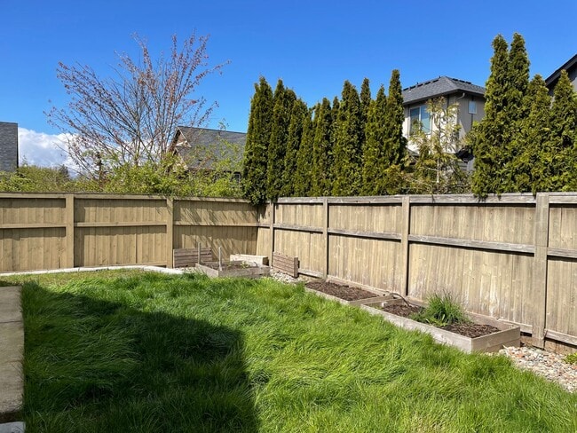 Building Photo - CHARMING Ranch-Style Home in Ridgefield, WA! 3 Bedrooms & 2 Baths! Walk-In Closet! Spacious Floor...