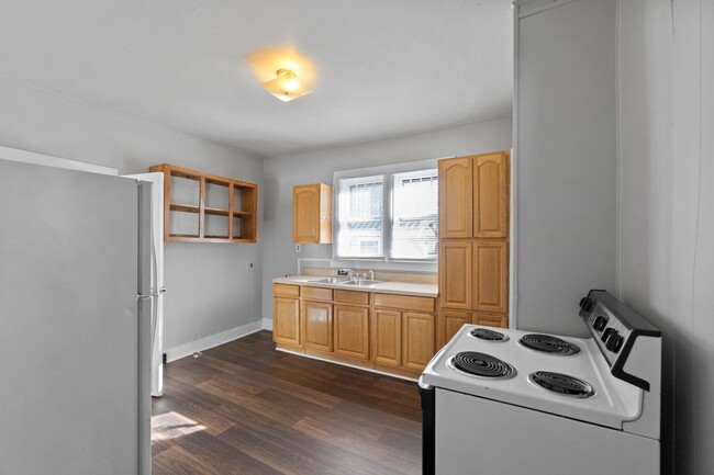 Building Photo - 1008 N Boone St