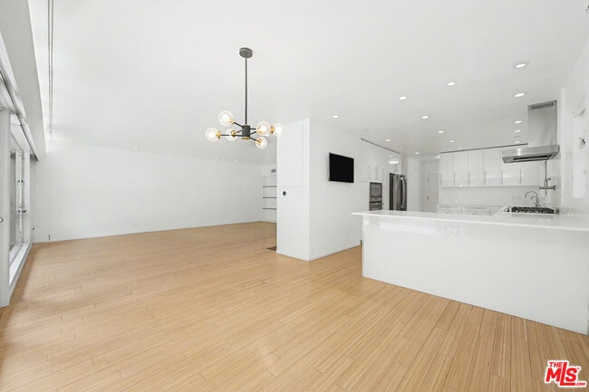 Building Photo - 9512 Duxbury Ln