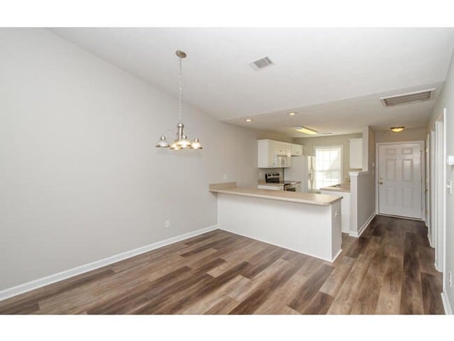 Building Photo - 663 Mickelson Way