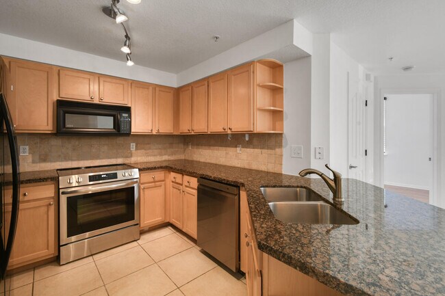 Building Photo - 175 Galicia Way