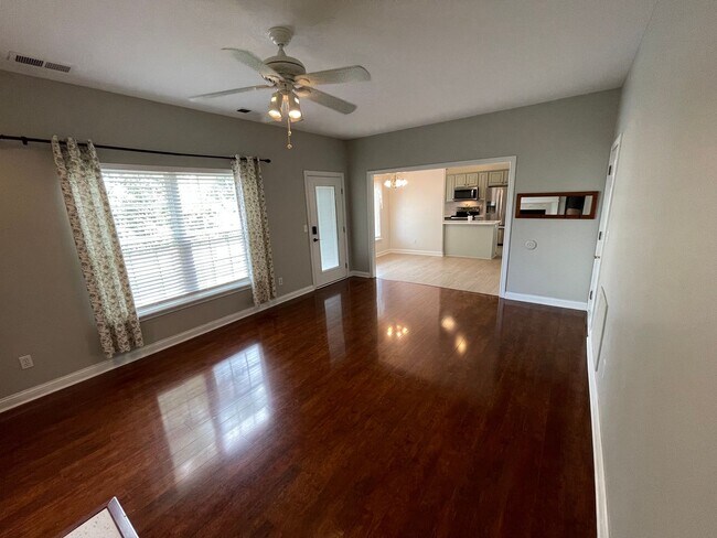 Building Photo - Remarkable East Jefferson Home For Rent