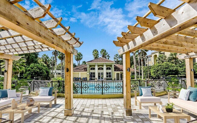 Building Photo - 1505 Fort Clarke Blvd