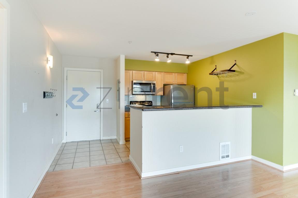 Building Photo - Unit 501