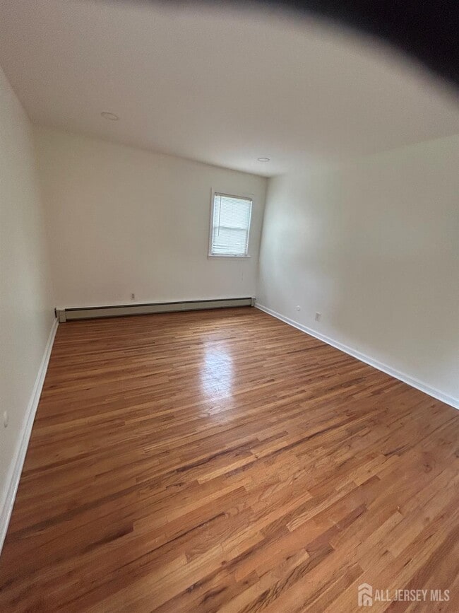 Building Photo - 811 Valley Brook Ave