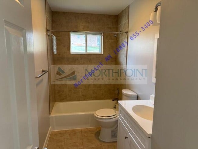 Building Photo - Well maintained home in great location!