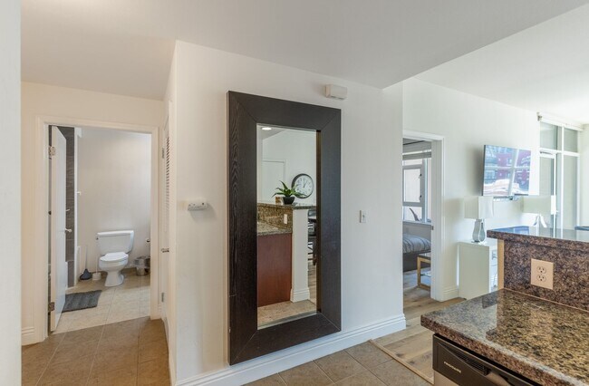 Building Photo - 530 K St