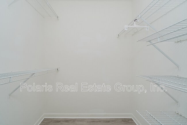 Building Photo - 4540 Village Ct